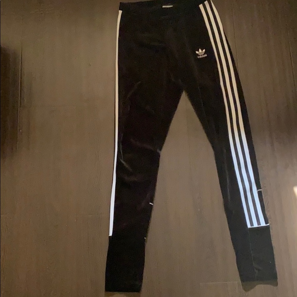 velvet material leggings